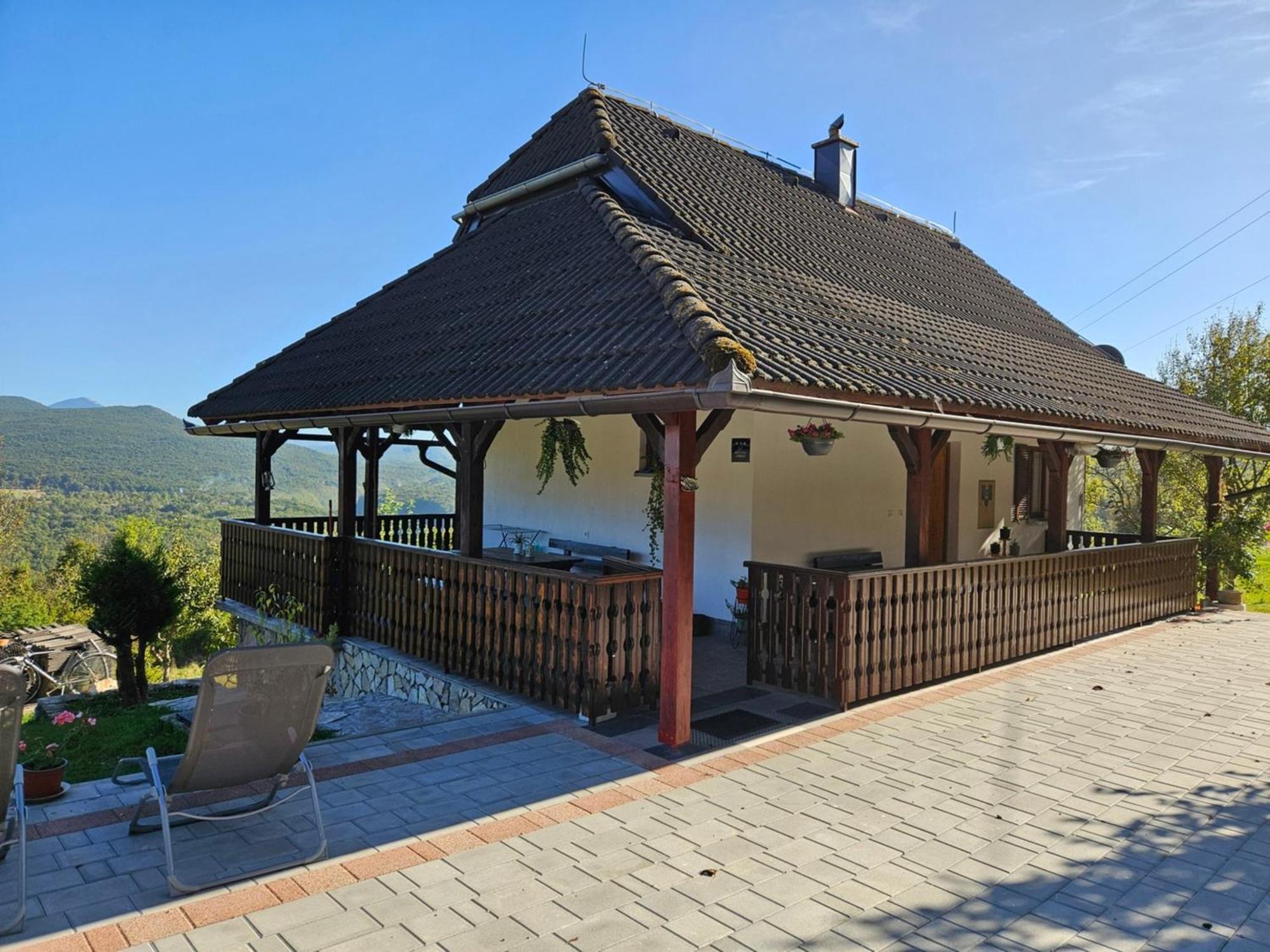 Villa Cozy House Zivko With Balcony Plitvička Jezera Exterior foto